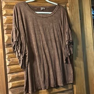 Uniquely dyed fringe tshirt